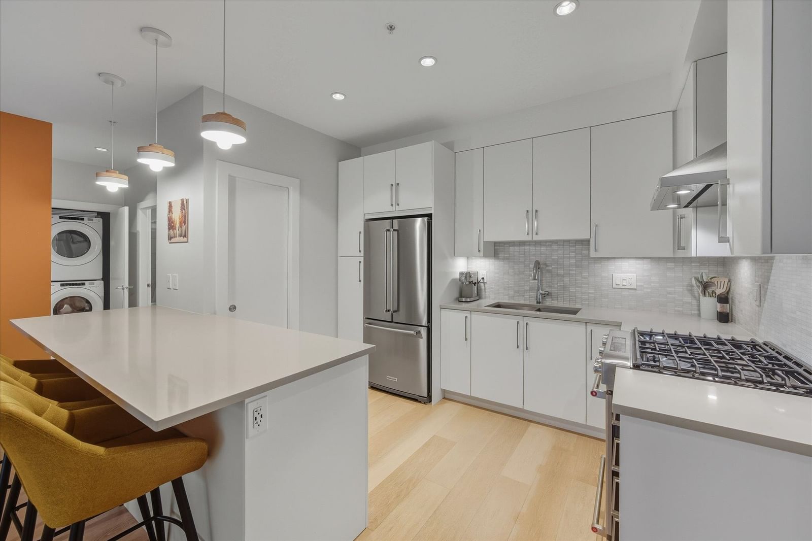 Listing Image 8
