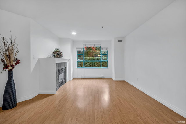 104E - 3081 Glen Drive