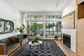 303 - 700 Pender Street E