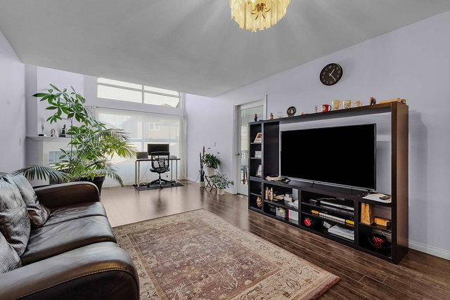 15 - 7250 122 Street