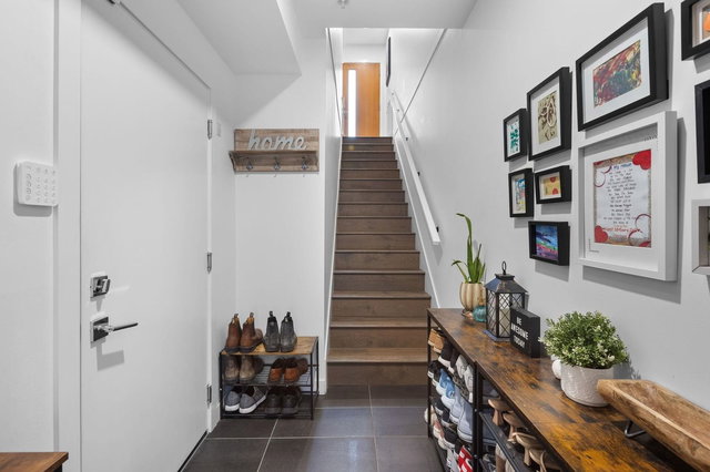 18 - 19789 55 Avenue