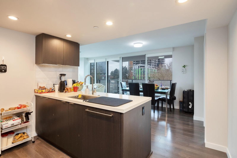 402 - 8238 Lord Street