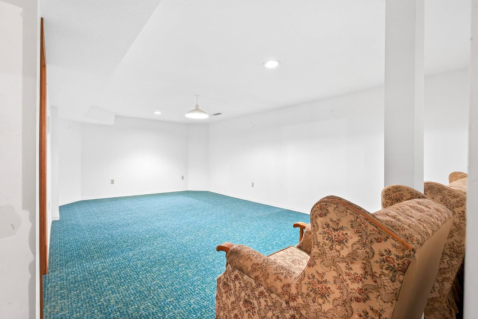 Listing Image 33