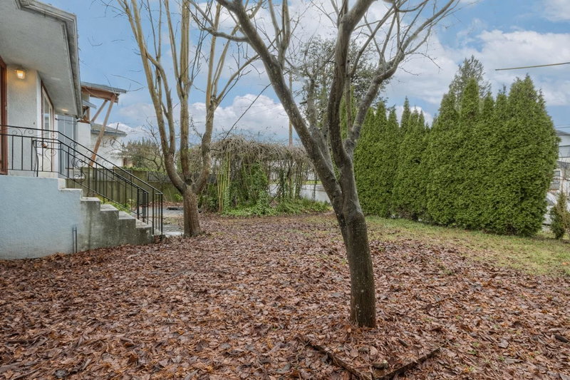 4856 Smith Avenue, Burnaby, V5G 2W4 | Image 2