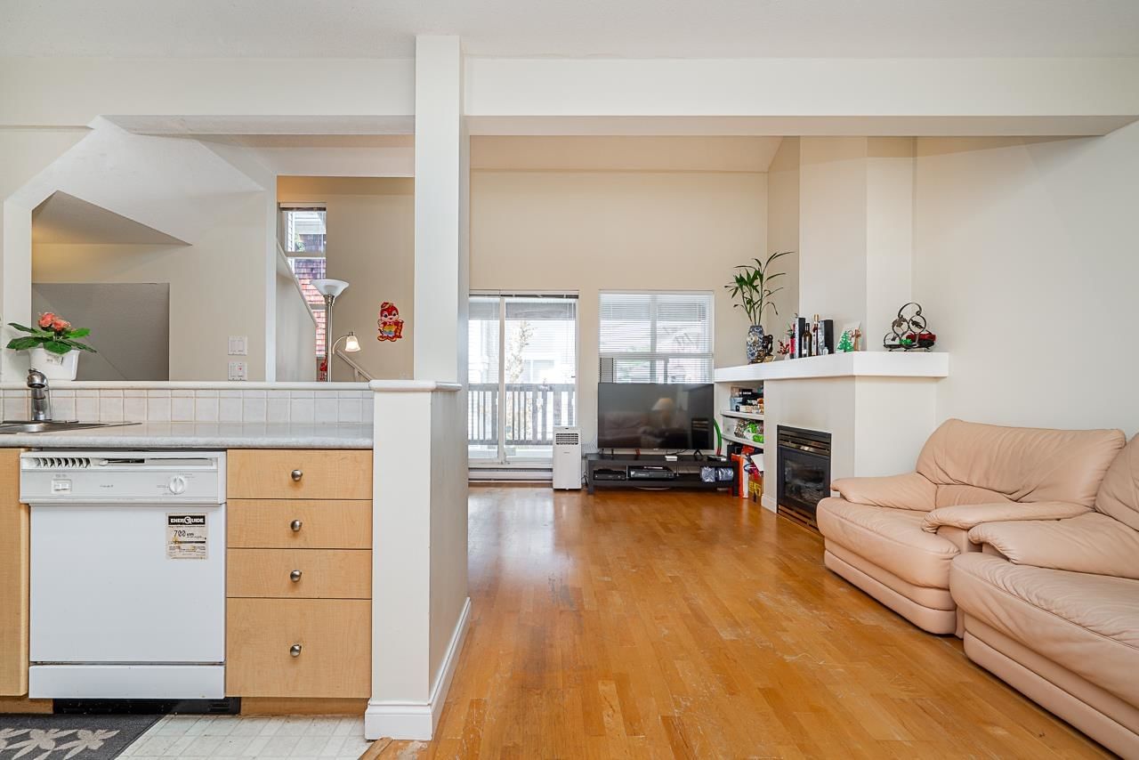 Listing Image 10