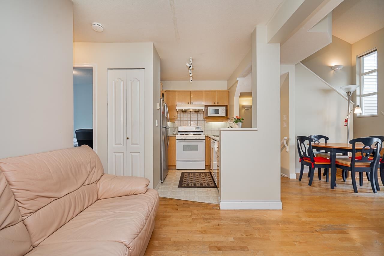 Listing Image 12