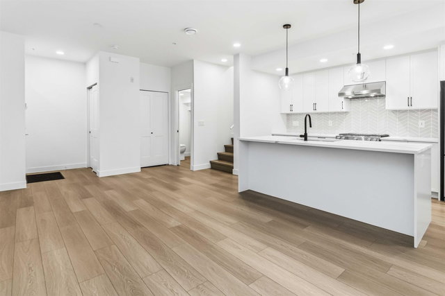 125 - 720 Robinson Street