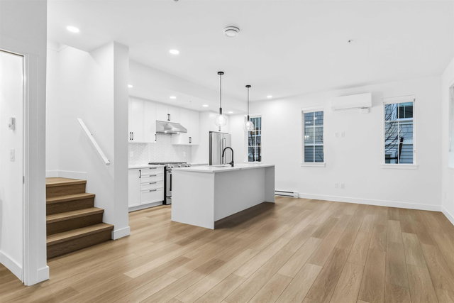 125 - 720 Robinson Street