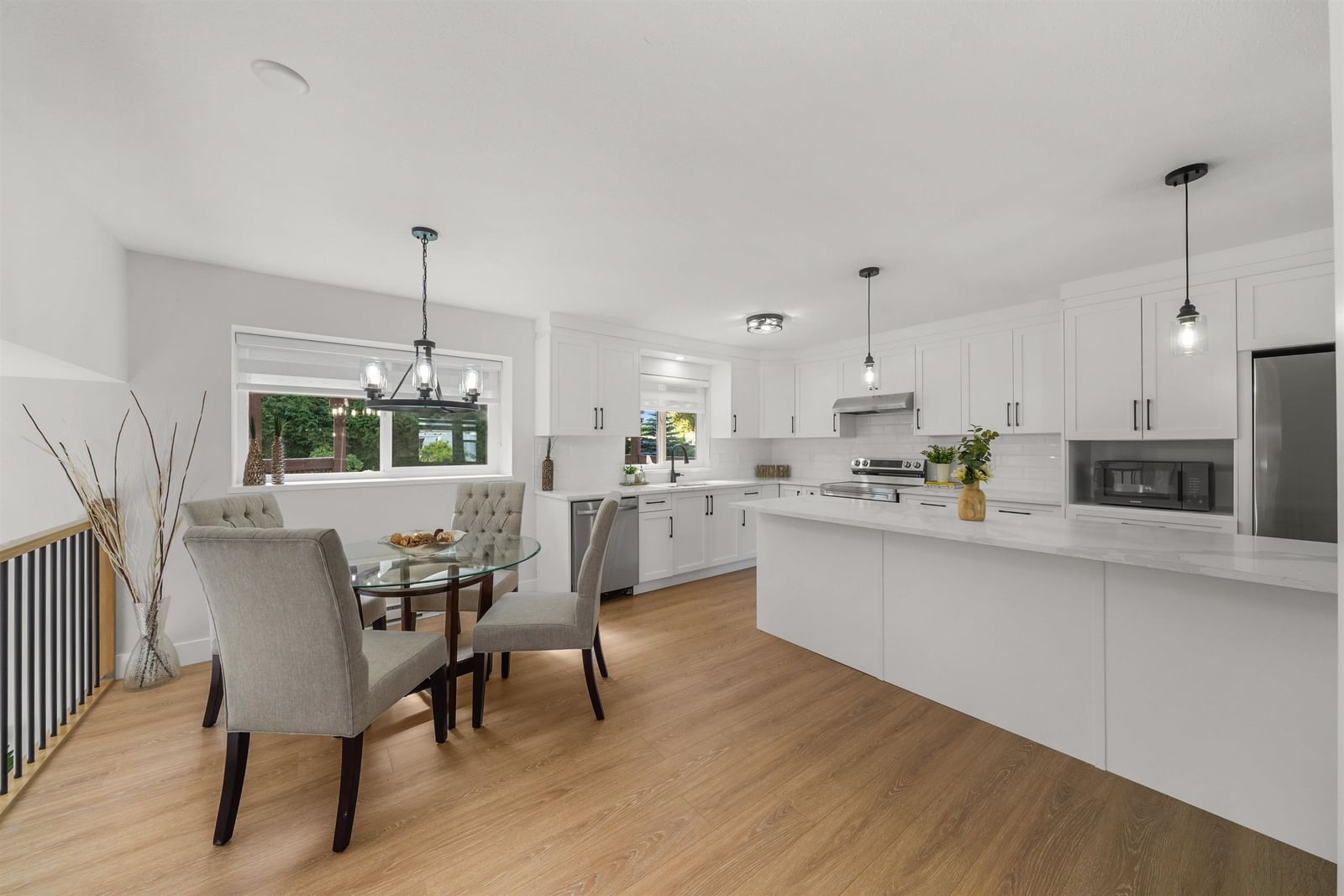 Listing Image 10