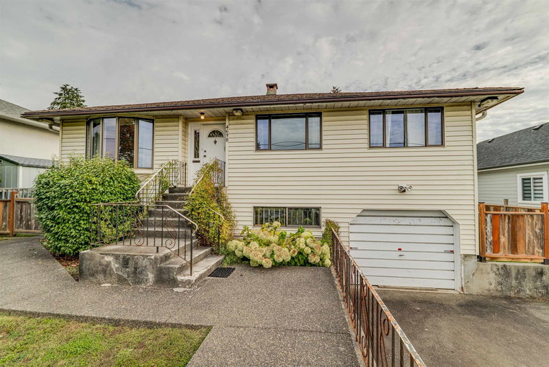 4638 Royal Oak Avenue, Burnaby, V5G 3M5 | Image 2