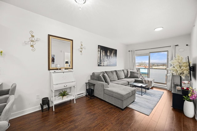 403 - 20460 Douglas Crescent