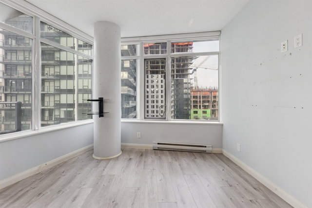 1708 - 888 Carnarvon Street