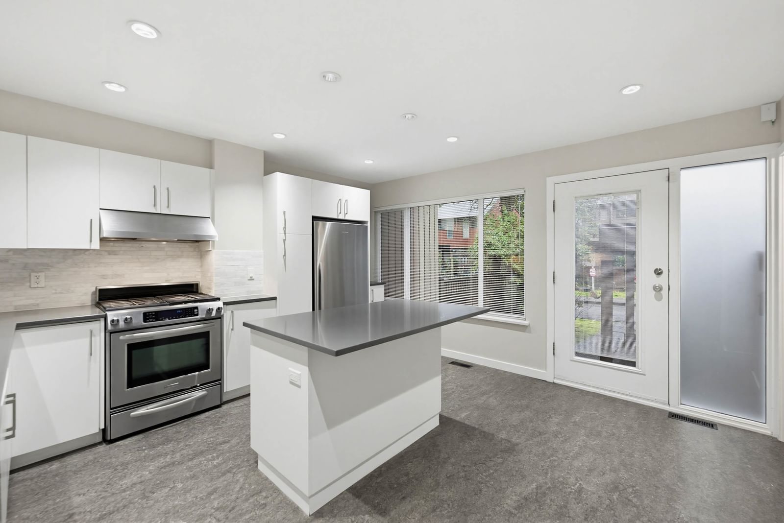 Listing Image 13