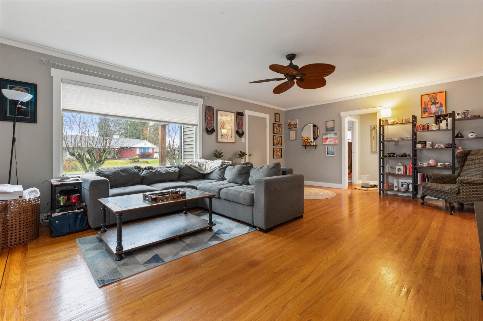 Listing Image 8