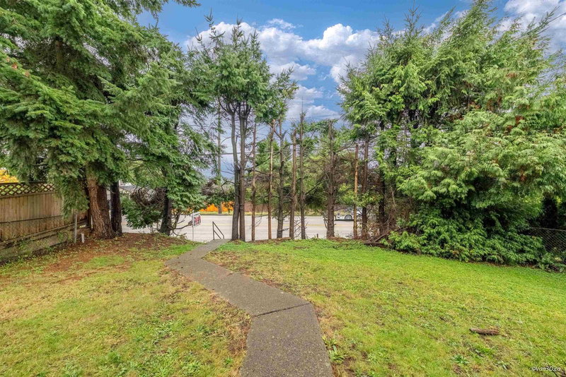 8167 10th Avenue, Burnaby, V3N 2S5 | Image 2