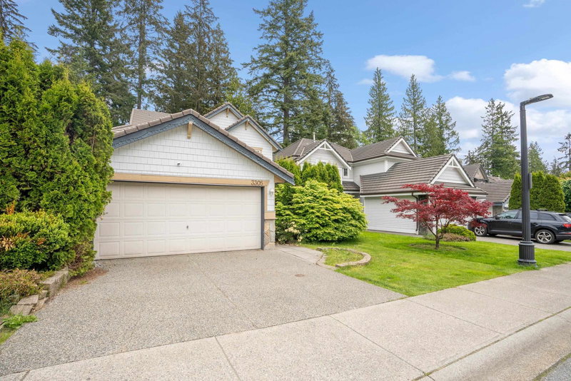 3305 Chartwell Grn, Coquitlam, V3E 3N1 | Image 2