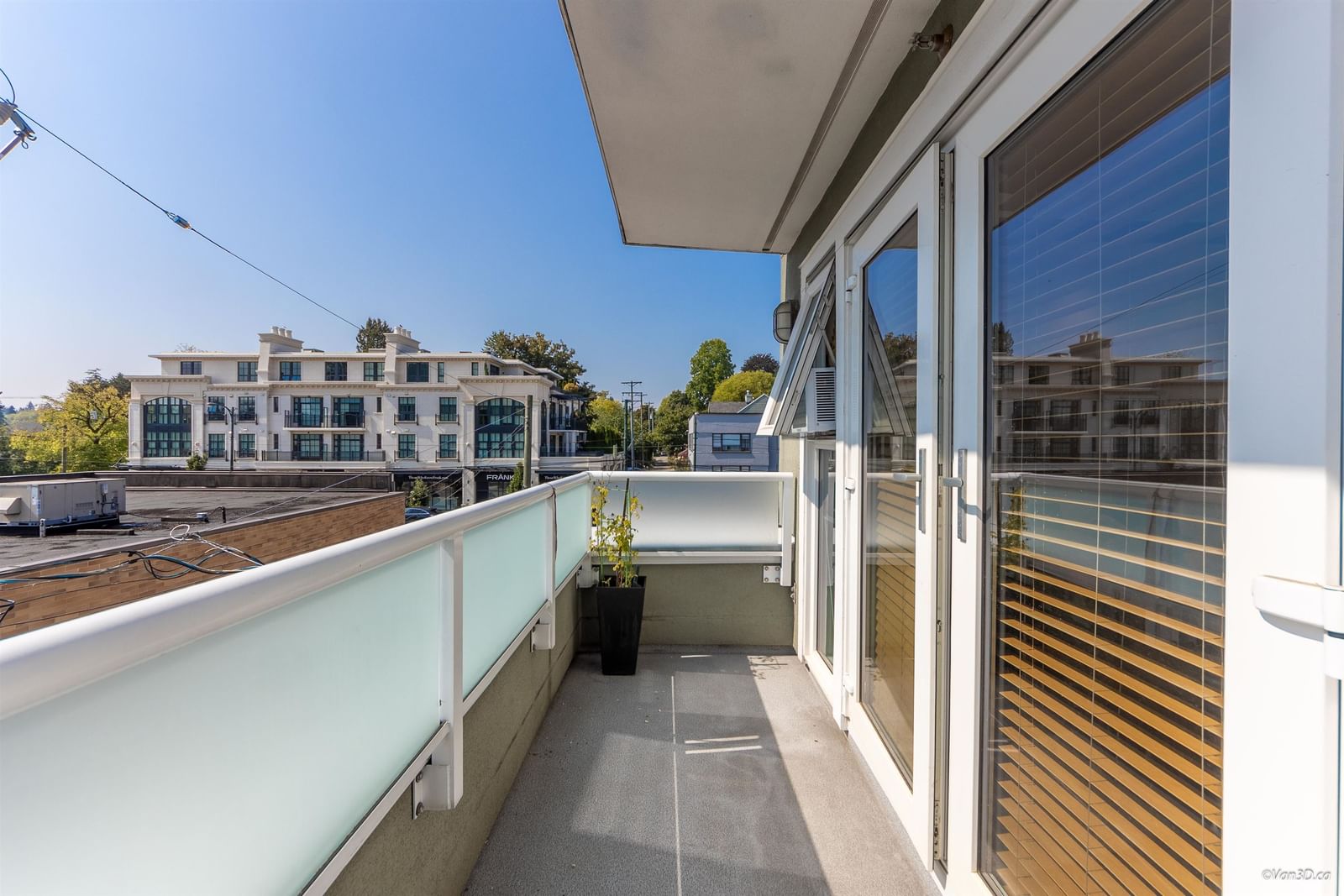 Listing Image 12