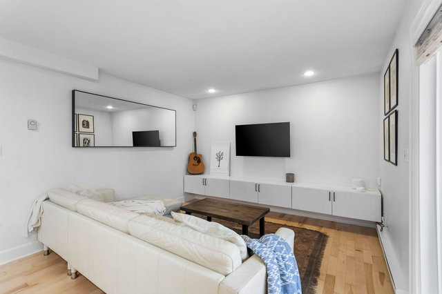 104 - 1045 8th Avenue W