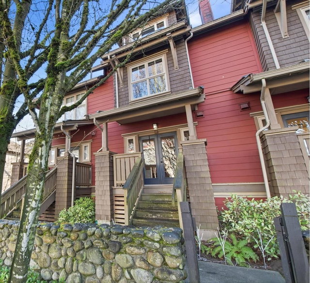 112 - 675 Park Crescent