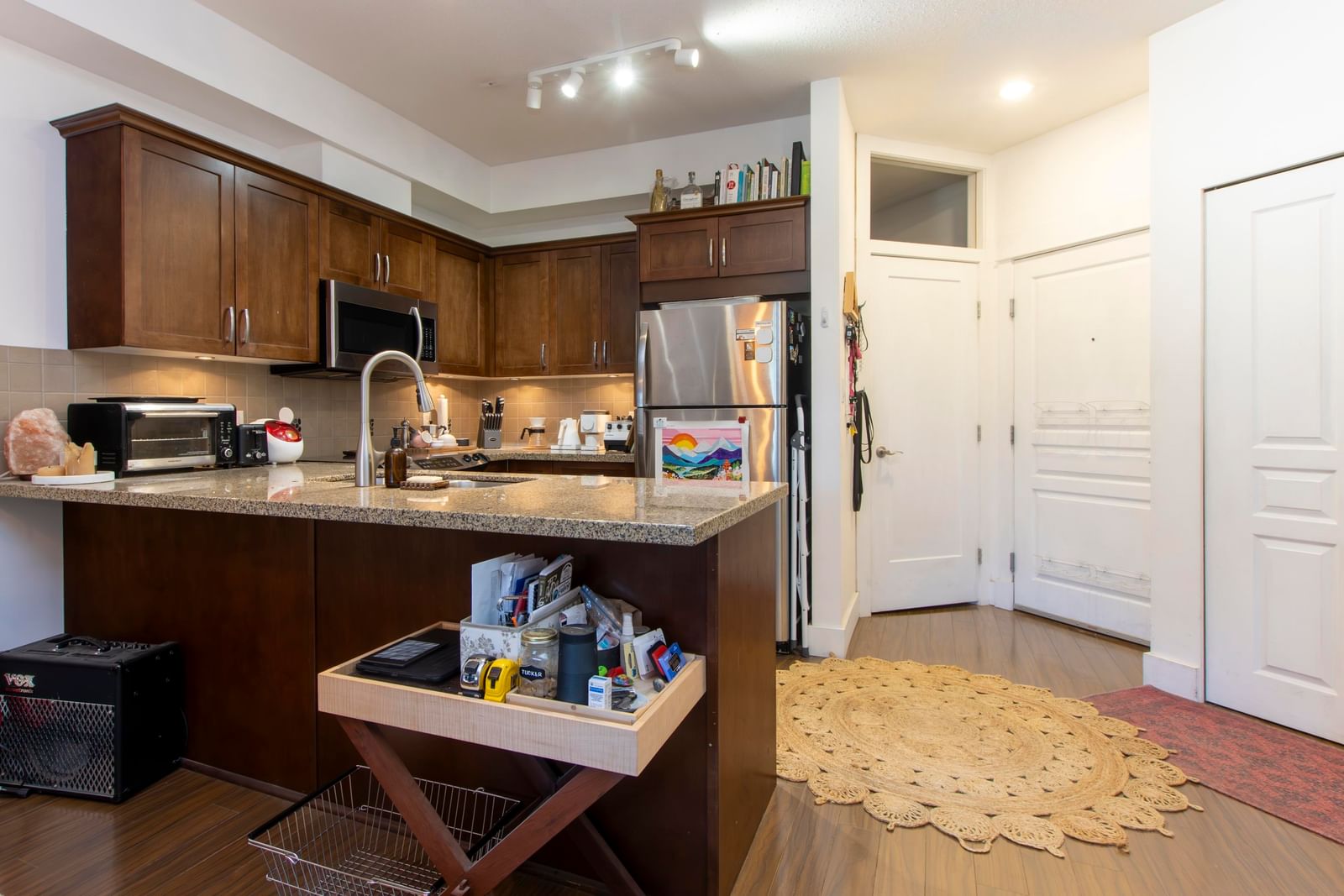 Listing Image 11