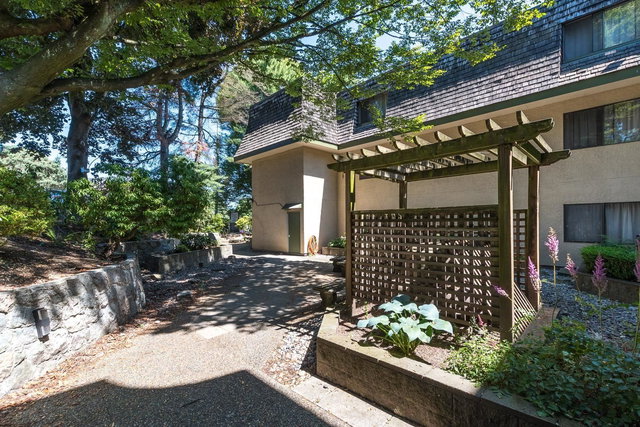 107 - 466 Eighth Avenue E