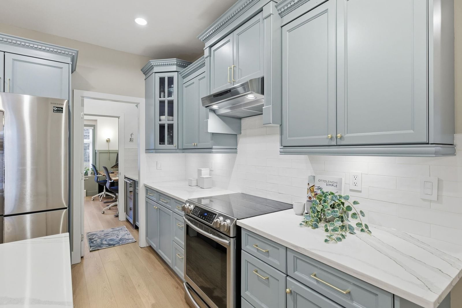 Listing Image 9