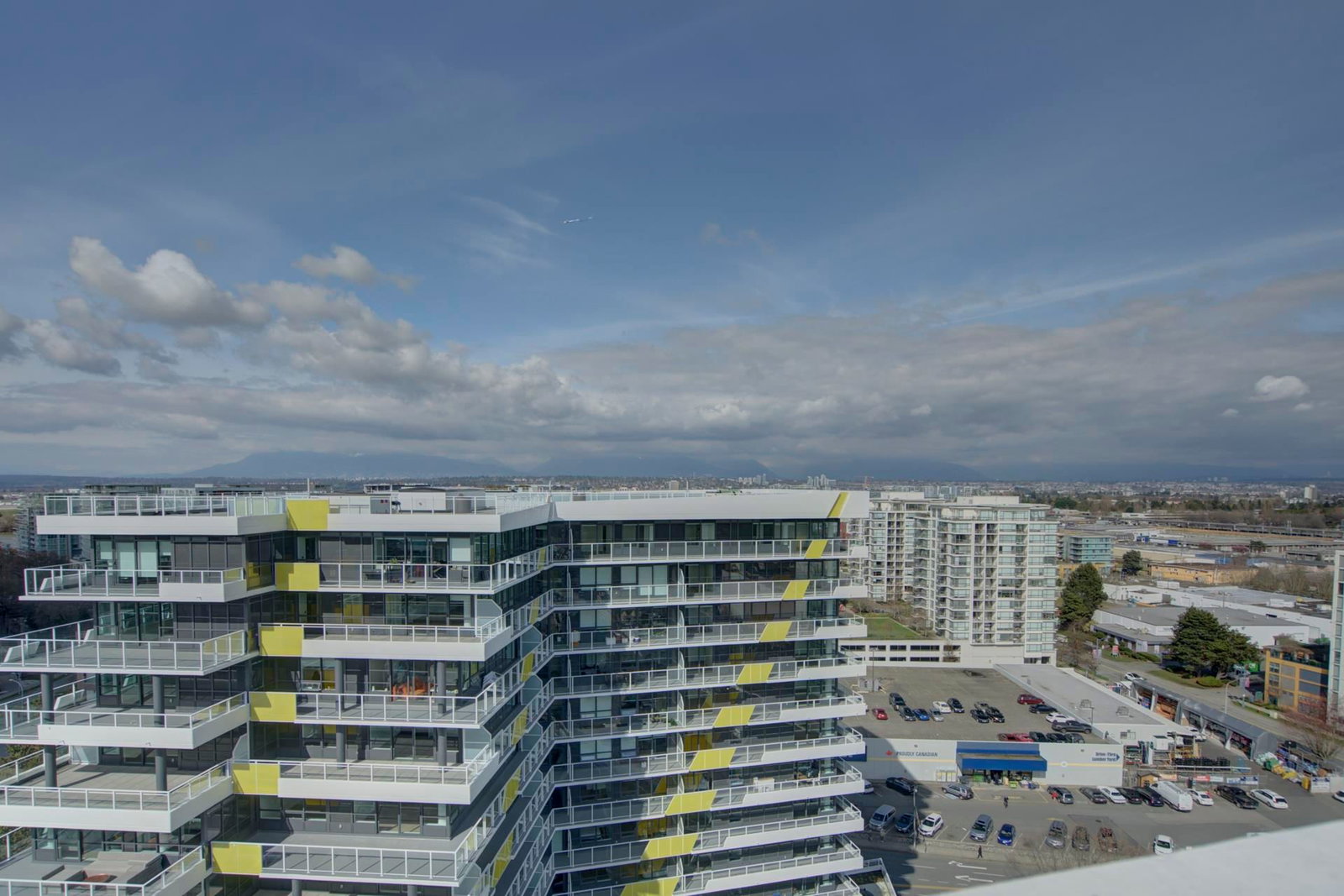 Listing Image 12
