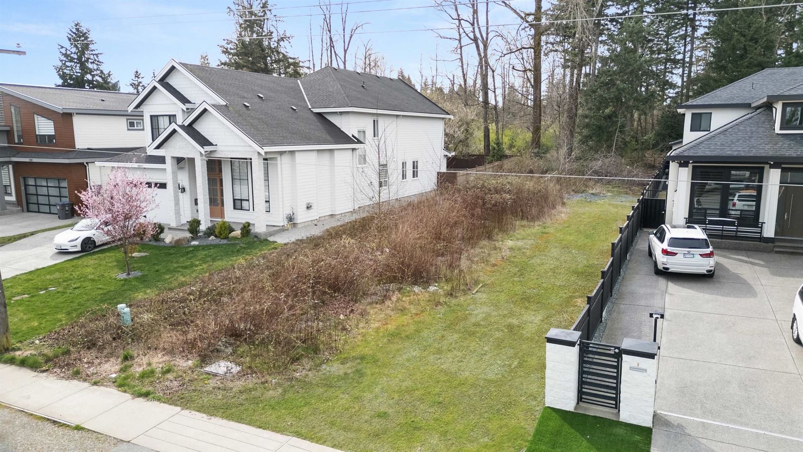 Listing Image 11