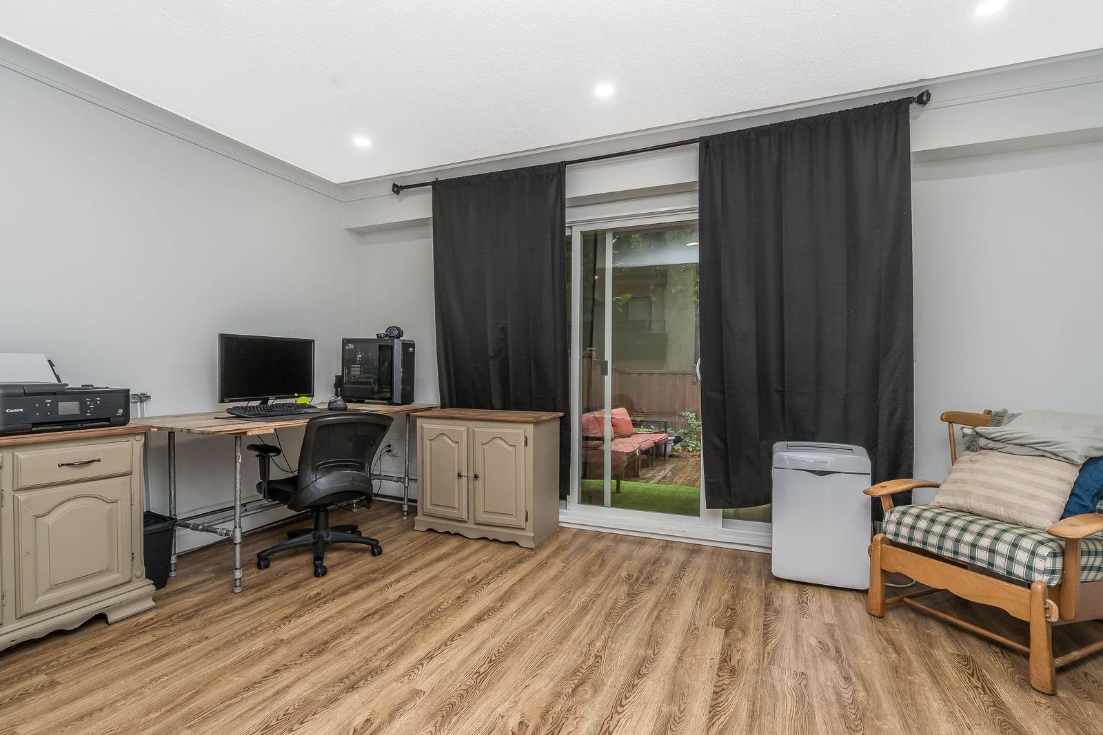 Listing Image 16