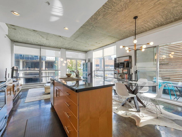 306 - 919 Station Street