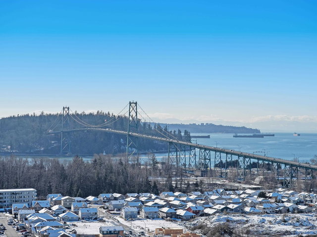 2004 - 1632 Lions Gate Lane