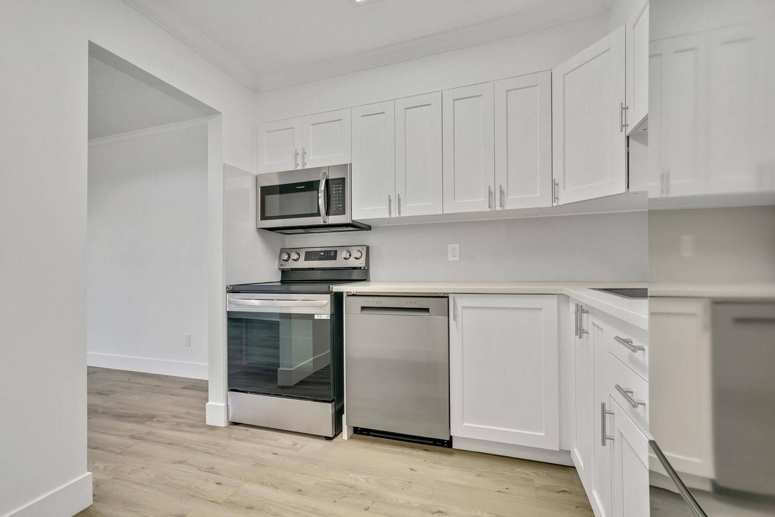 Listing Image 16