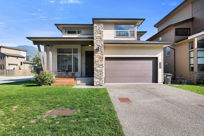 39262 Falcon Crescent, Squamish, V8B 0V8 | Image 2