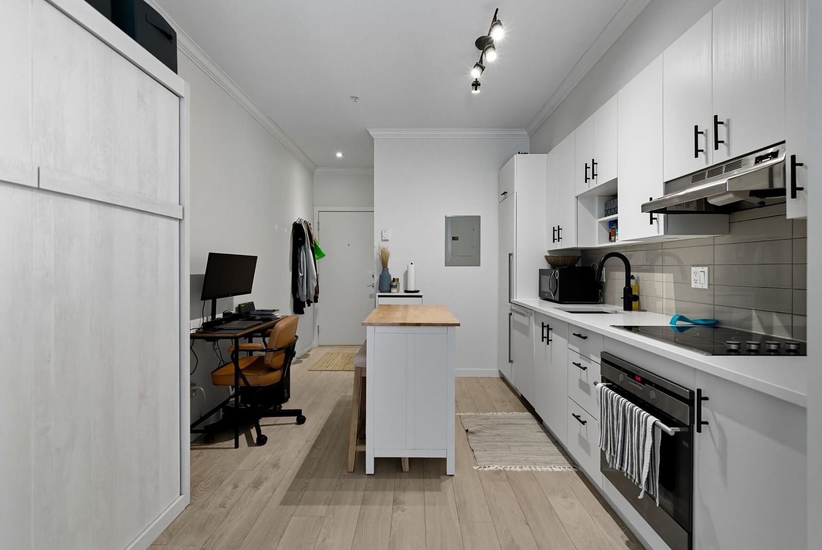 Listing Image 10