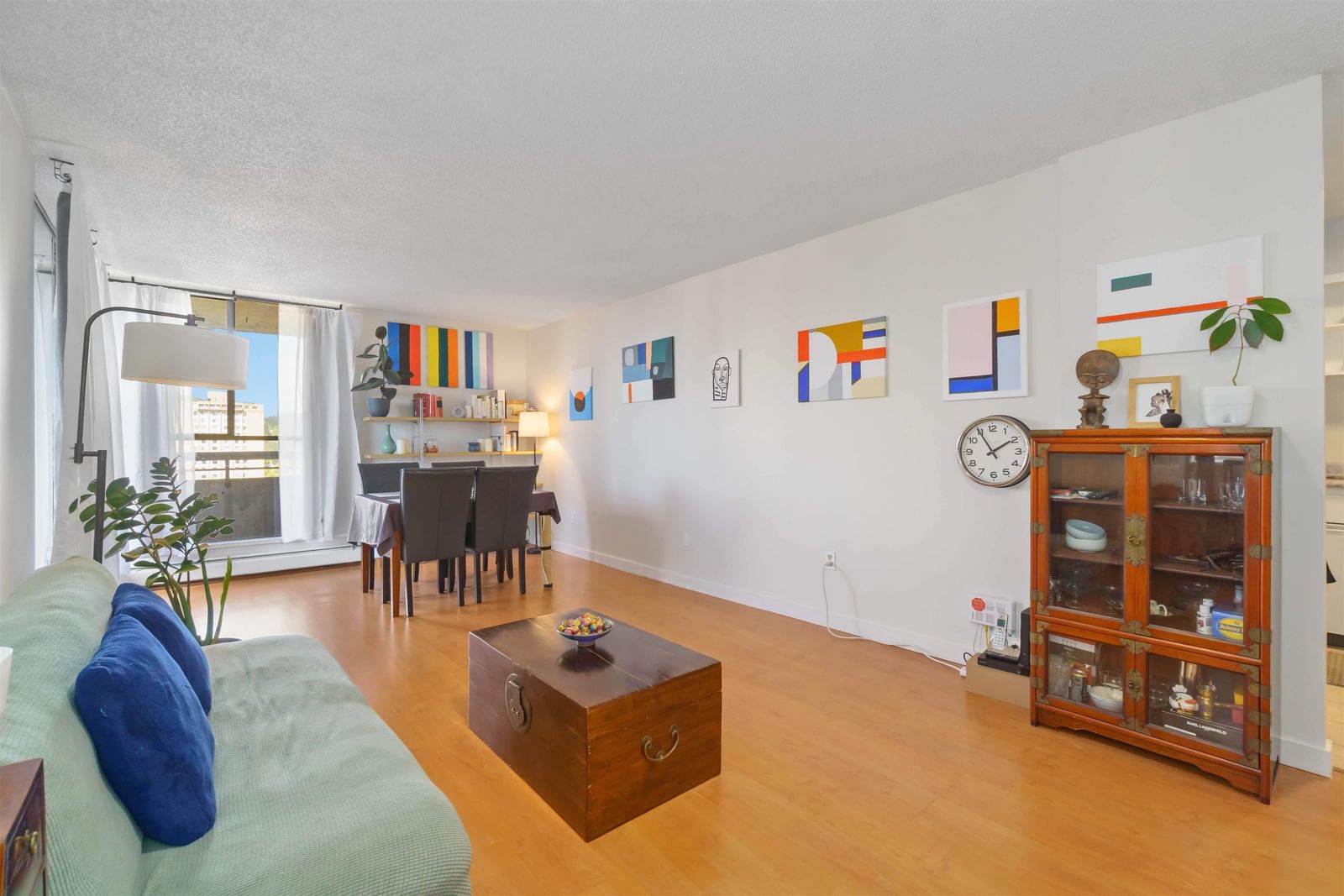 Listing Image 6