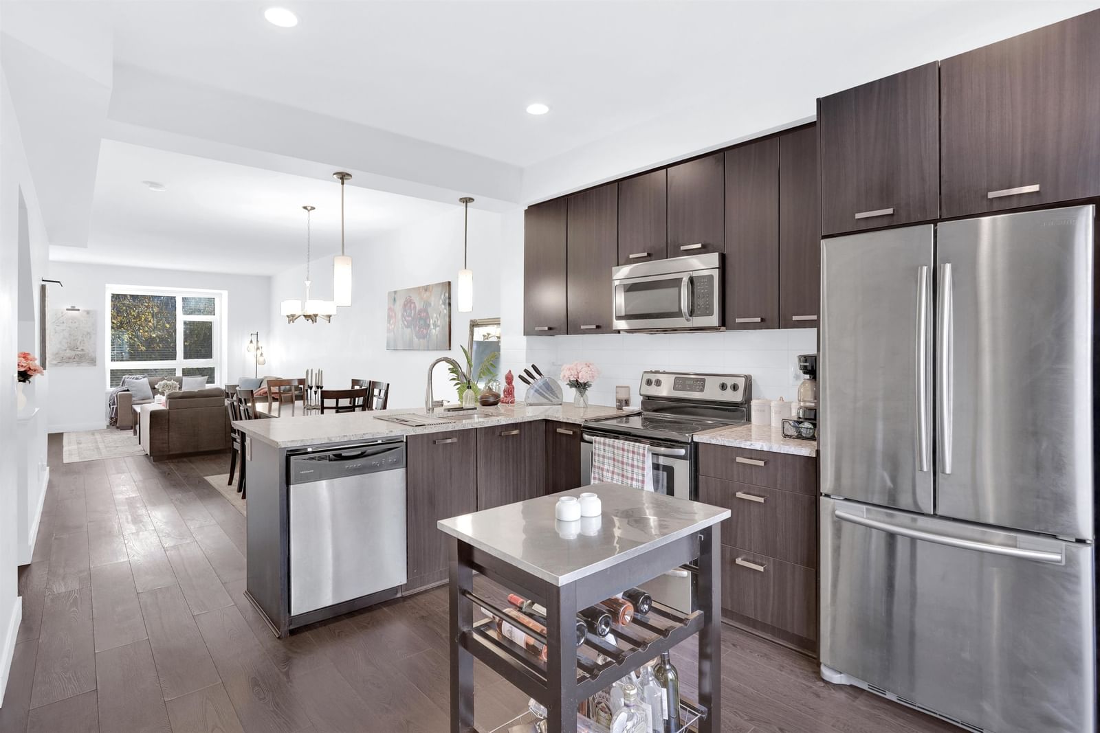 Listing Image 12
