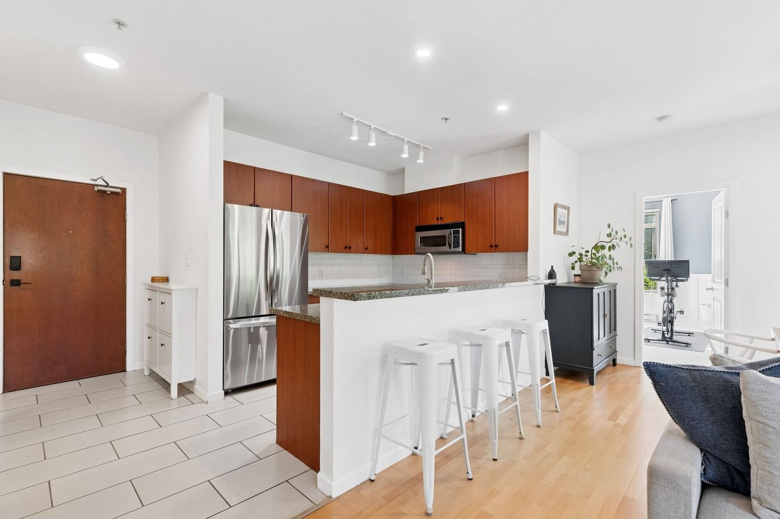 Listing Image 15