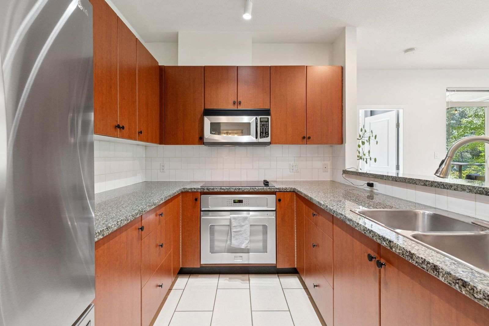 Listing Image 16