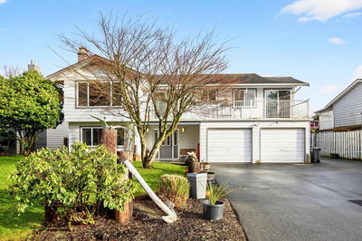 11570 196b Street | Pitt Meadows | Image