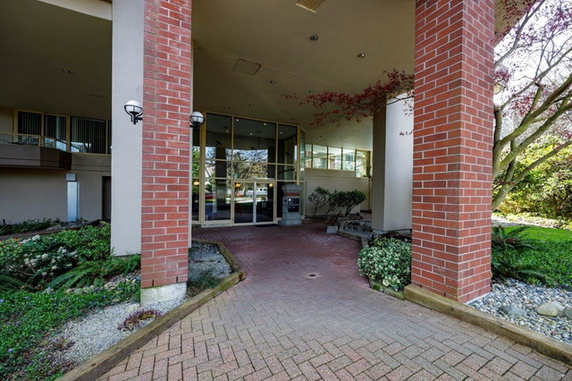 903 - 738 Farrow Street