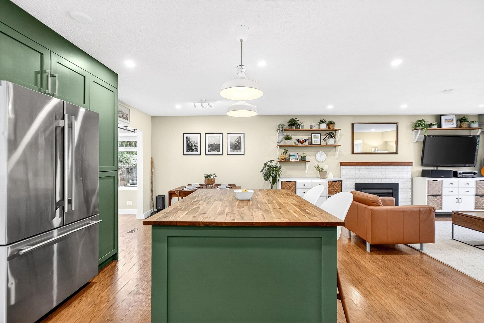 Listing Image 13