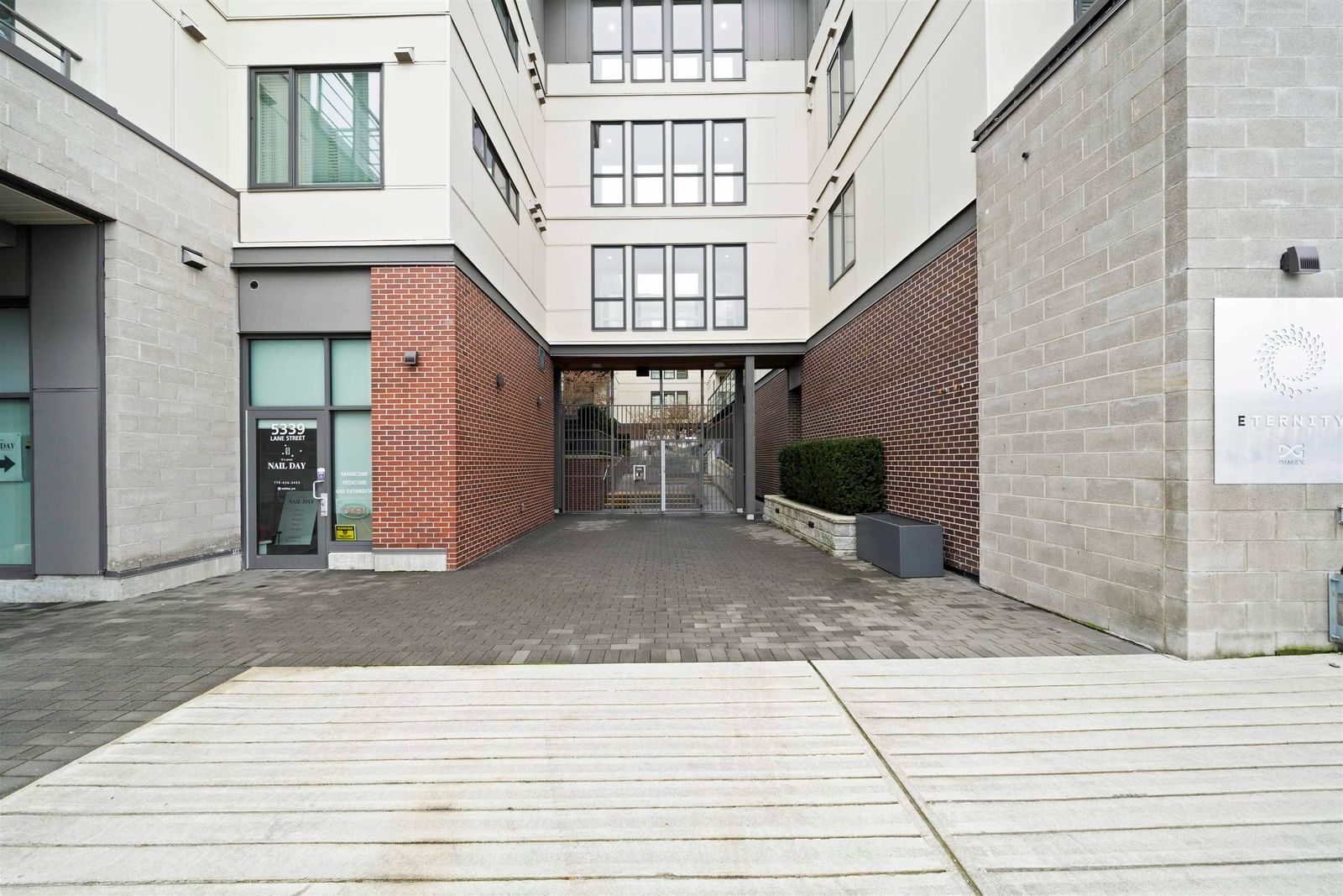 Listing Image 18