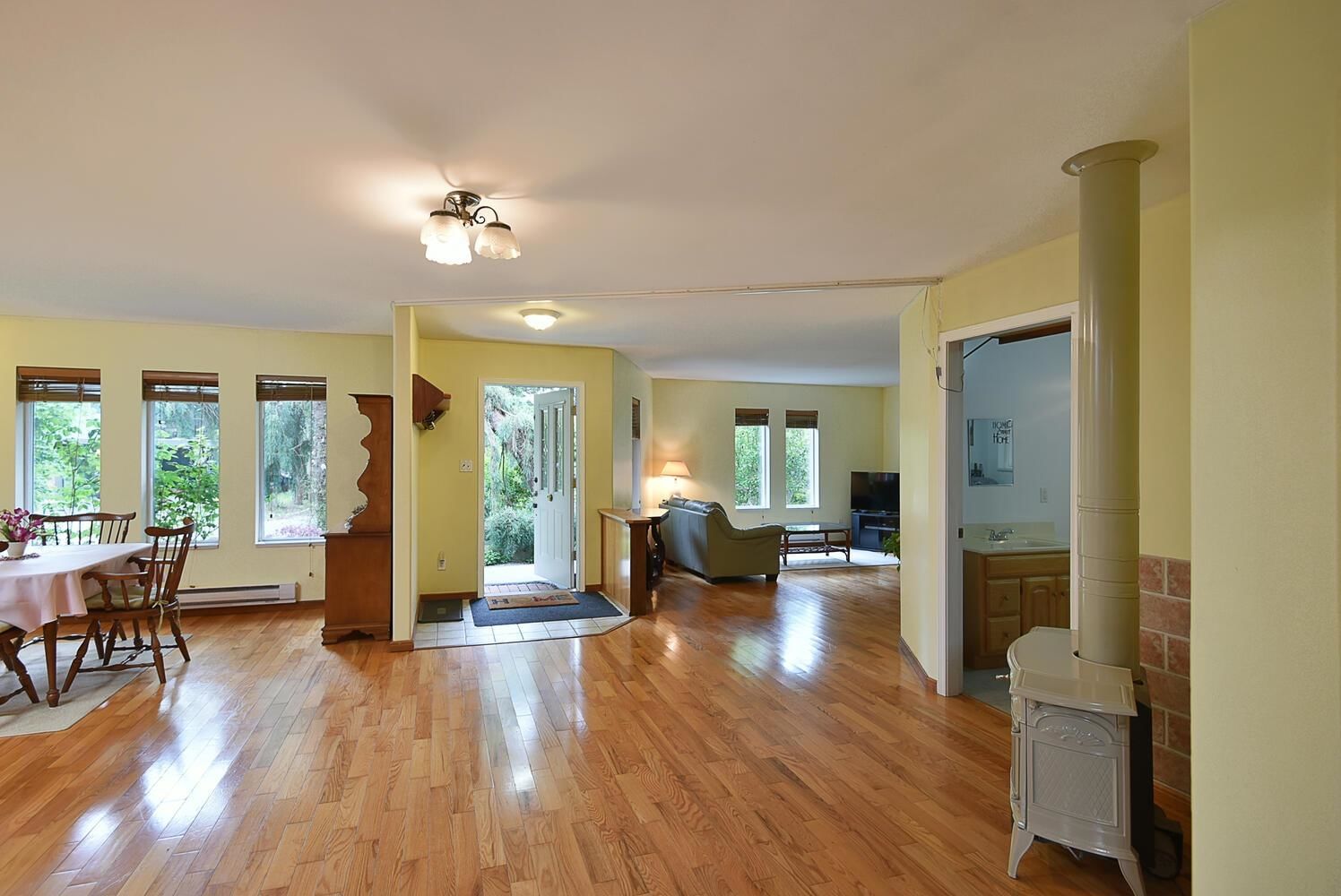 Listing Image 10