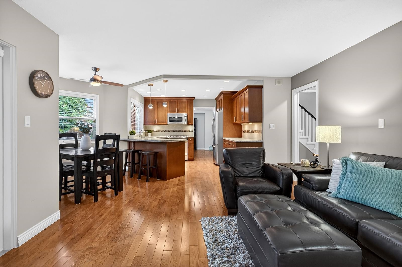 Listing Image 19