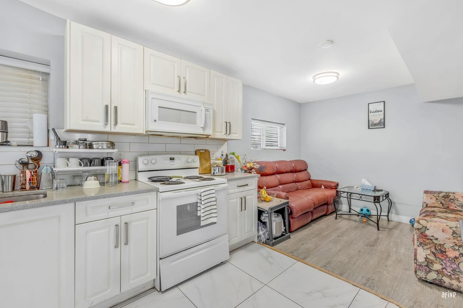 Listing Image 22