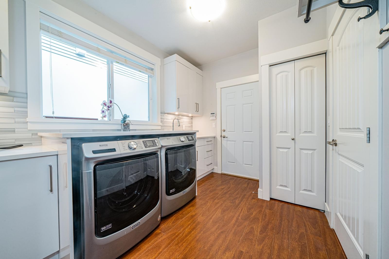 Listing Image 16