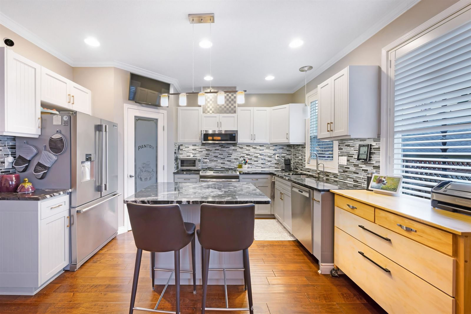 Listing Image 19