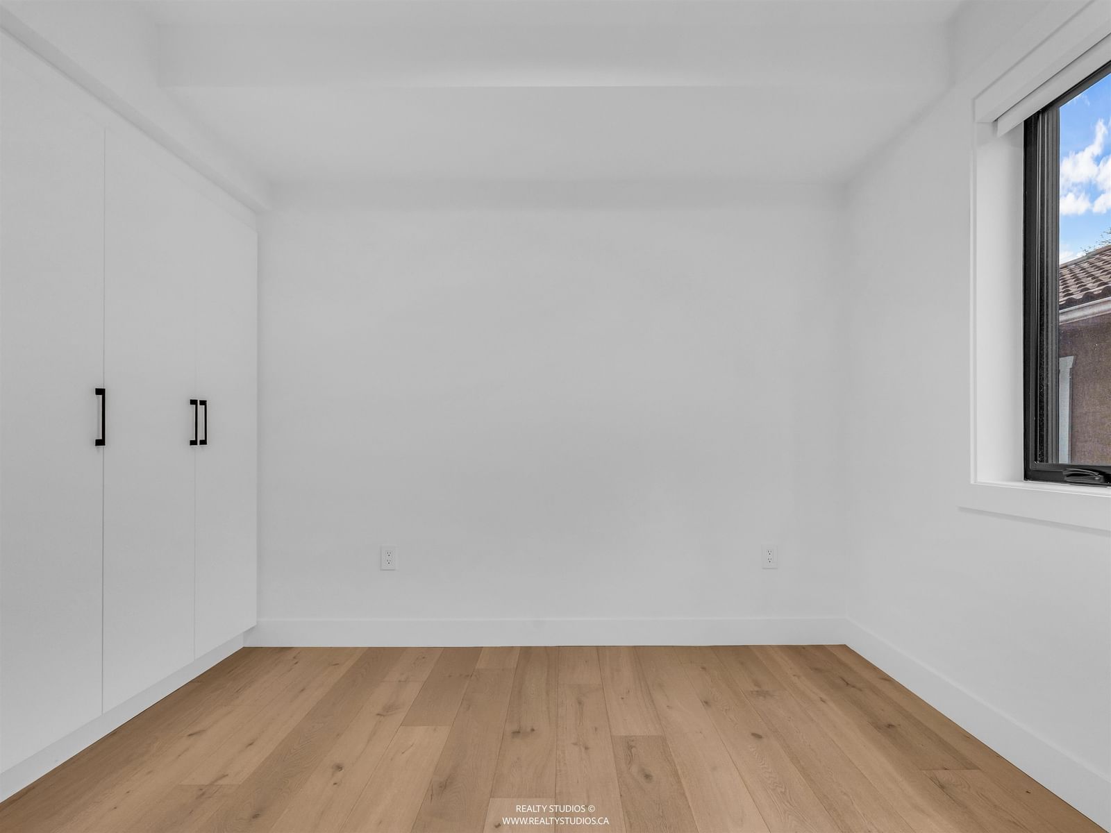 Listing Image 24