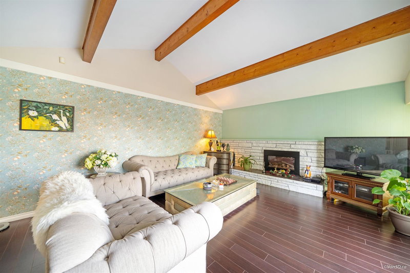 5681 Sardis Crescent, Burnaby, V5H 3K4 | Image 3