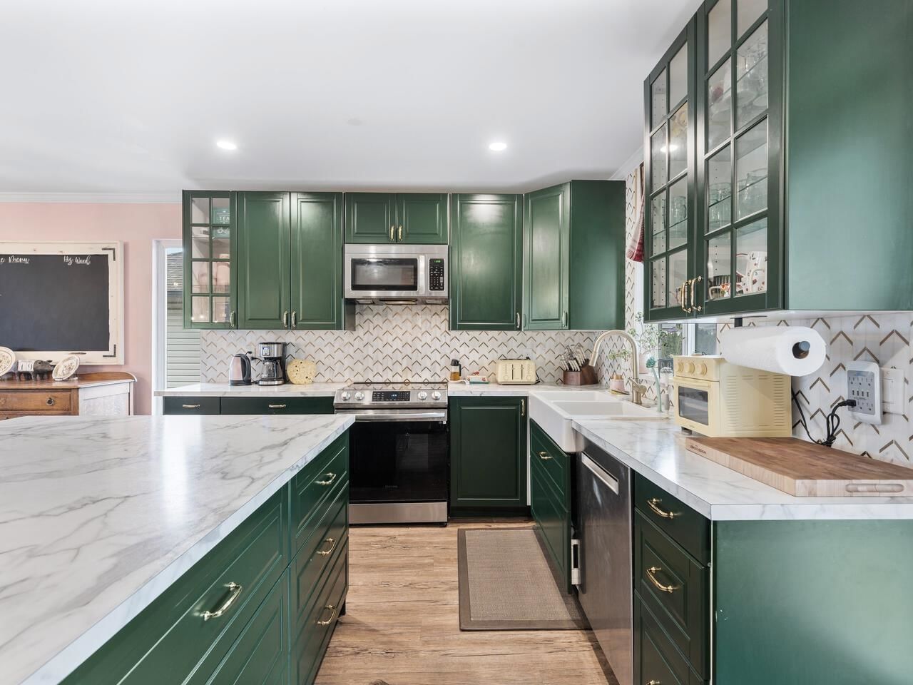 Listing Image 13